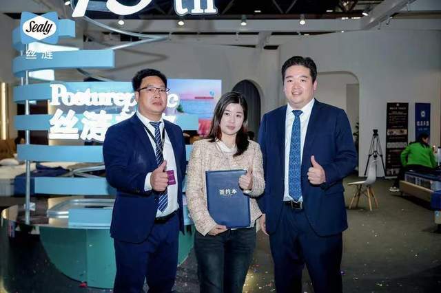2025深圳国际家具展开幕 丝涟携重磅新品登场(图9)