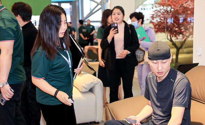 诗意空间家居东莞展被挤爆了！(图3)