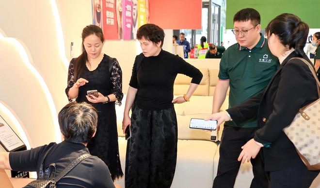 诗意空间家居东莞展被挤爆了！(图4)