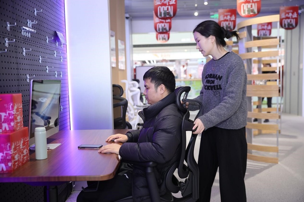 西昊C300i人体工学椅升级亮相智能体验获消费者好评(图4)