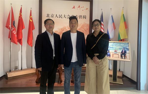 四月高光 李忠信红木荣膺新荣匠心传承再铸行业新辉煌(图6)