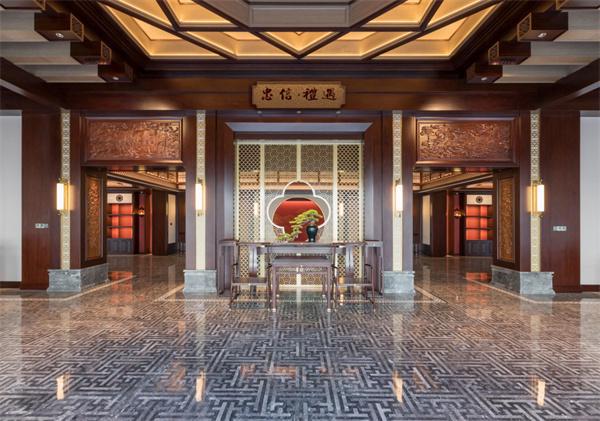 四月高光 李忠信红木荣膺新荣匠心传承再铸行业新辉煌(图7)