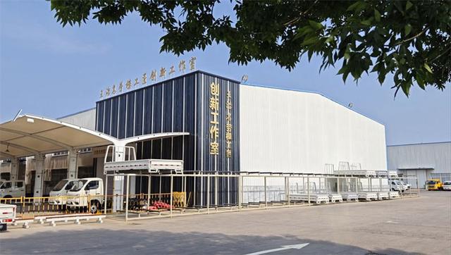 半两财经｜传帮带照亮15年职业生涯 85后全国劳模从修车工到造车人的蜕变之路(图2)