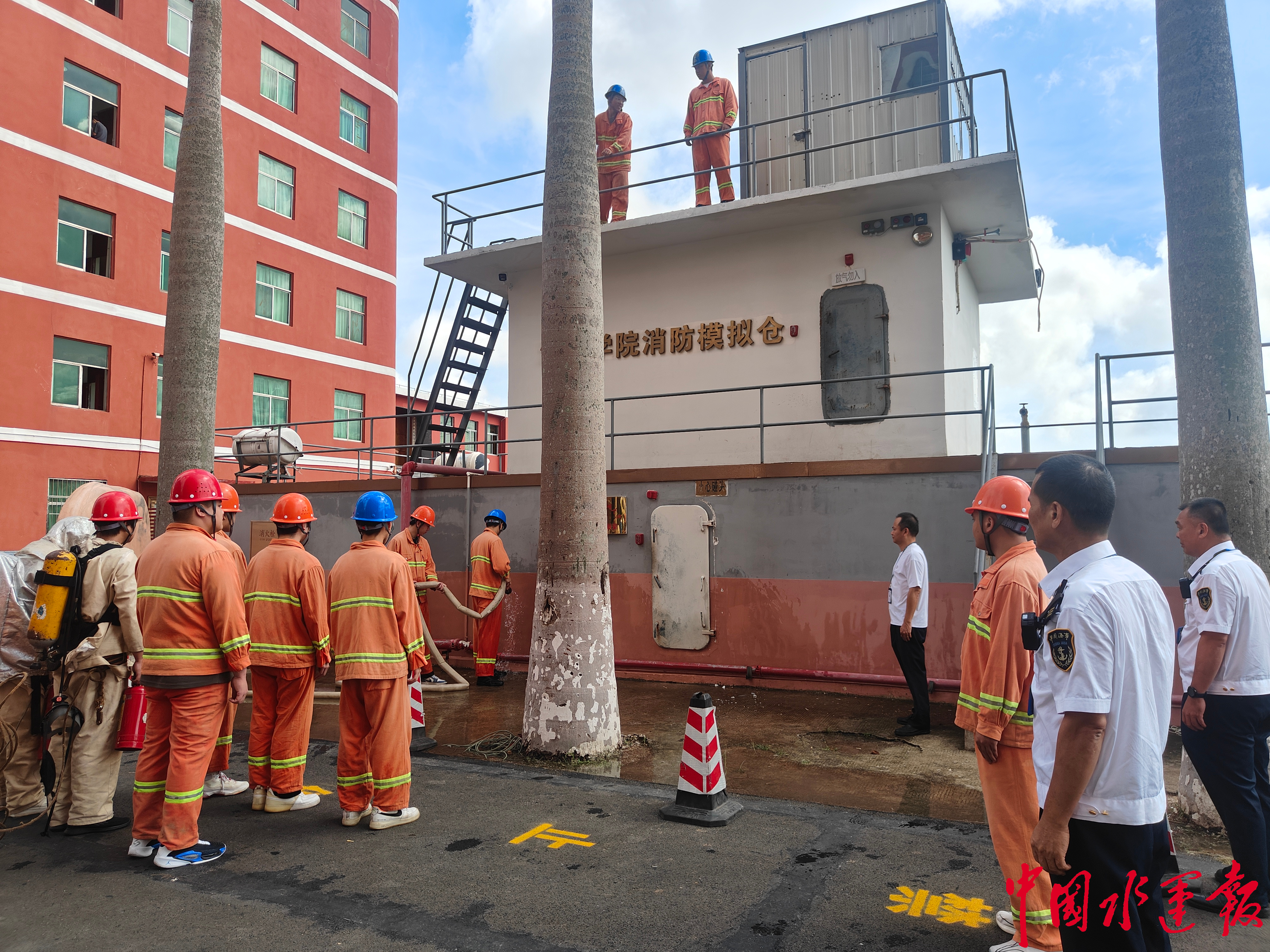 海南海事局高质量组织开展船员考试护航学子职业启航(图2)