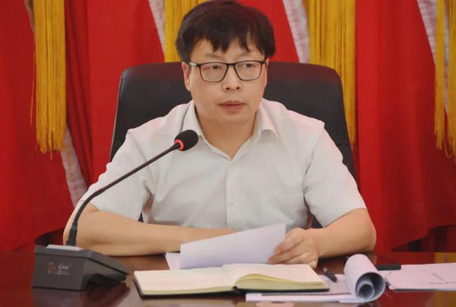 新县职业高级中学召开2026届高考复习备考工作推进会(图4)