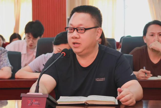 新县职业高级中学召开2026届高考复习备考工作推进会(图3)