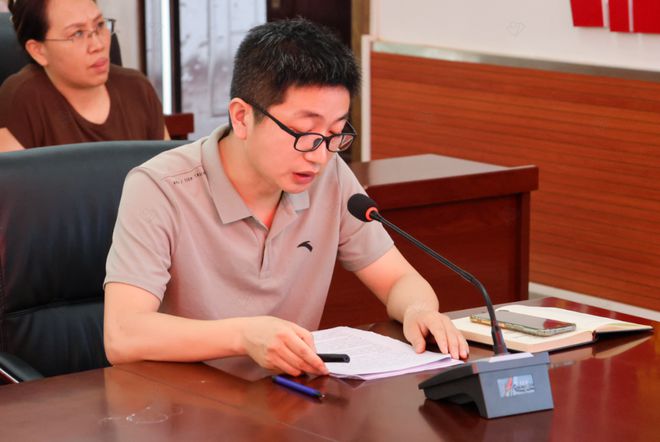 新县职业高级中学召开2026届高考复习备考工作推进会(图2)