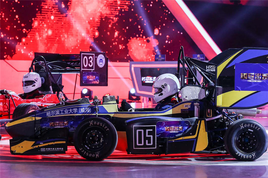 安东内利：试考完了还不错！F1新星回校考试错过《F1》电影首映礼(图1)