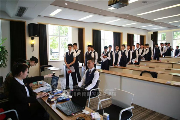 “免陪照护服务”将在我省三级医疗机构将先试先行(图1)