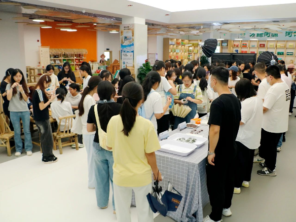 “金凤展翅”助力“百千万工程”河源市多方联动点亮女大学生职业梦想(图10)