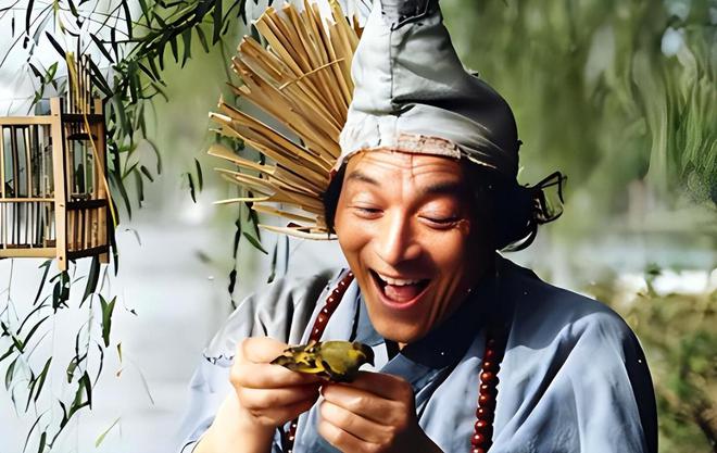 92岁艺术家游本昌惊现活动现场坐在轮椅上爽朗大笑(图12)