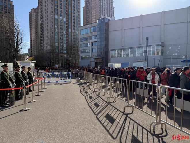 成都“金牌球市”溢出效应！客场“远征军”刷出亿元消费国内首创工作小组服务球迷(图2)