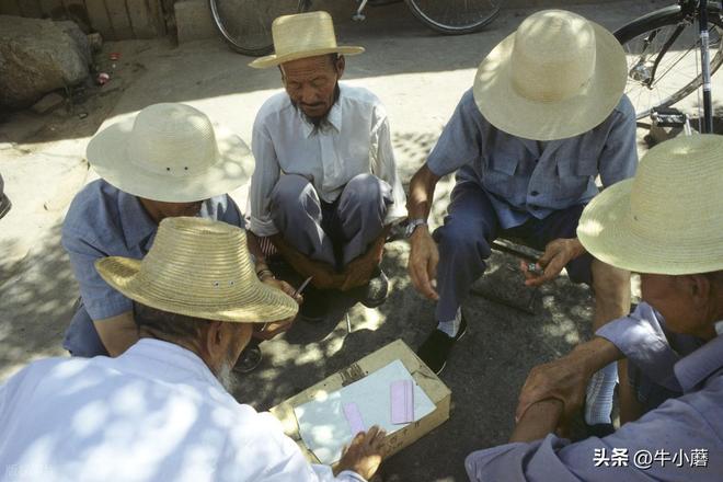 家具店被老人挤满蹭空调老板开 30 度热风赶人网友吵到凌晨(图5)