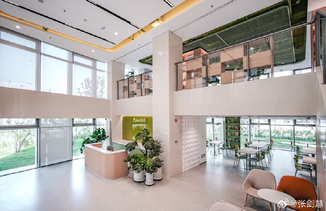 雷军点赞！月租1999的小米青年公寓上线秒空住“钻石房”的打工人们坐不住了！(图6)