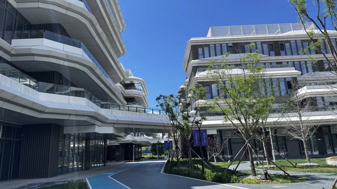 雷军点赞！月租1999的小米青年公寓上线秒空住“钻石房”的打工人们坐不住了！(图24)