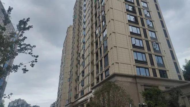 “爬不上去坐不下来……”杭州大伯分到回迁房却有个新烦恼(图5)