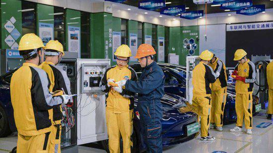 当文凭褪色：中国东方教育如何在新职业浪潮中重塑人才价值(图1)