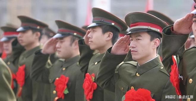 为什么运钞员不用手枪和步枪反而选择军队很少用的霰弹枪？(图6)