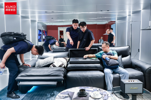 顾家家居携客餐厅新品亮相上海家博会 创新演绎多场景生活方式(图2)