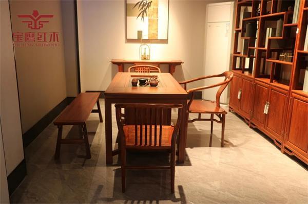 广东缅甸花梨家具品牌家宝红木：红木家具越品越有“味”(图3)