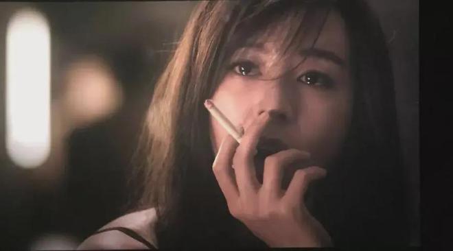 43岁女演员独居老房子家里全是破烂却是无数人理想中的家！(图8)