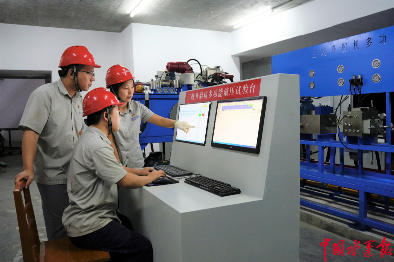 九载攀高逐浪行三峡升船机通航九周年(图2)