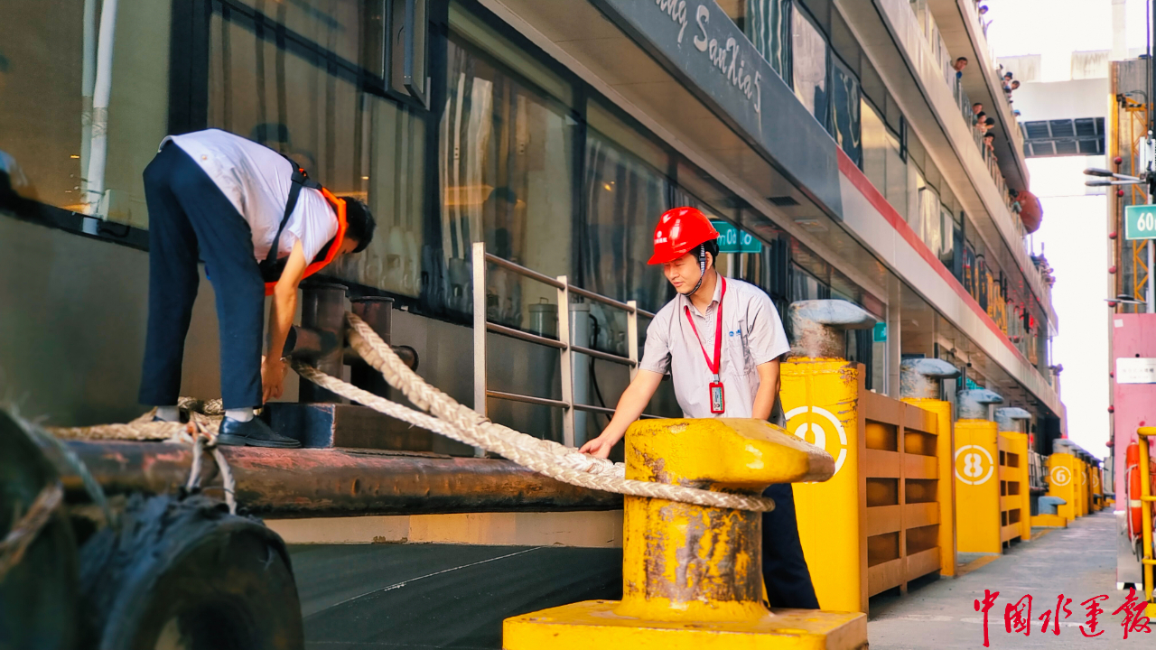 九载攀高逐浪行三峡升船机通航九周年(图1)