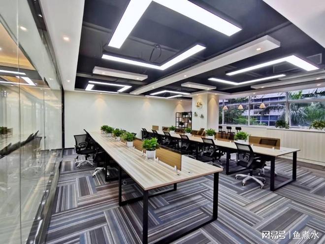 南山电梯口朝南办公室全套家私配花园(图1)