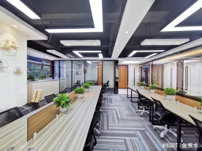 南山电梯口朝南办公室全套家私配花园(图2)