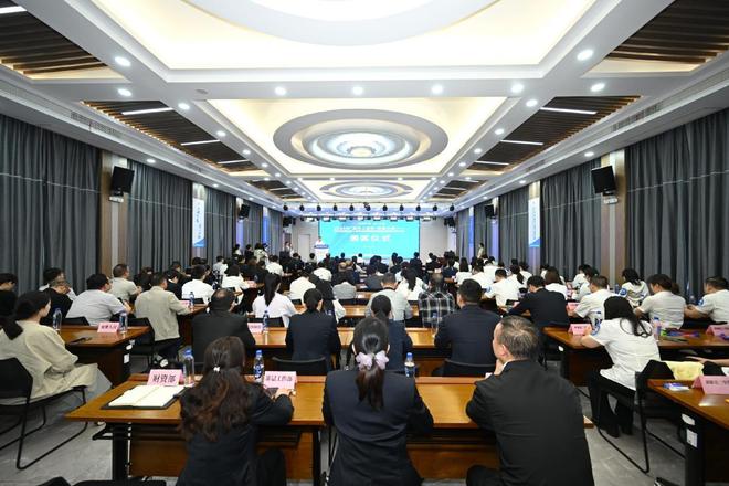 全省首届劳动人事争议调解员和仲裁员职业技能大赛圆满闭幕(图1)