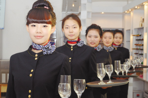 唐山人才发展集团招聘选拔空中乘务员、安全员、机场综合服务员(图1)