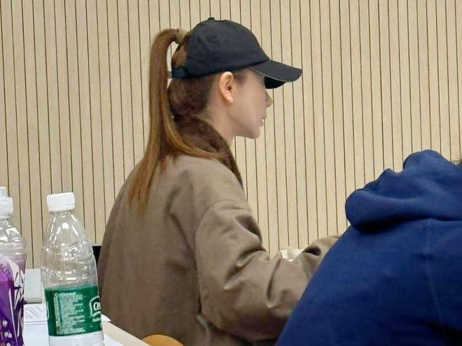 戚薇素颜参加北大考试为备考写到手抽筋初试146分被赞学霸(图7)