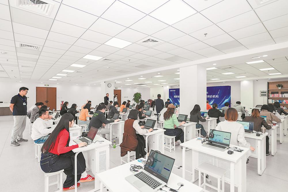 端起就业“好饭碗” 稳住民生“压舱石”(图2)