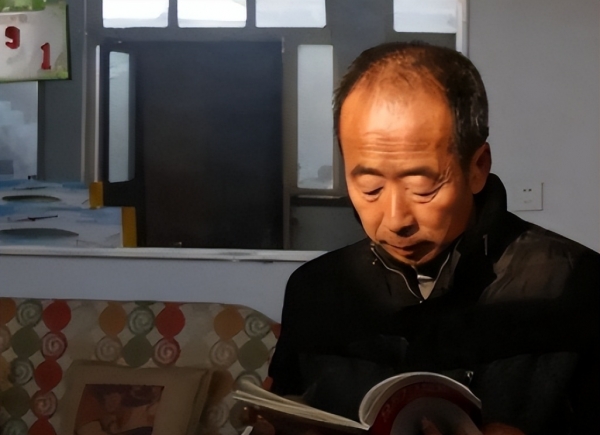 14年儿子坐马航失联多年后父亲收到回信坚信儿子去了平行世界(图2)