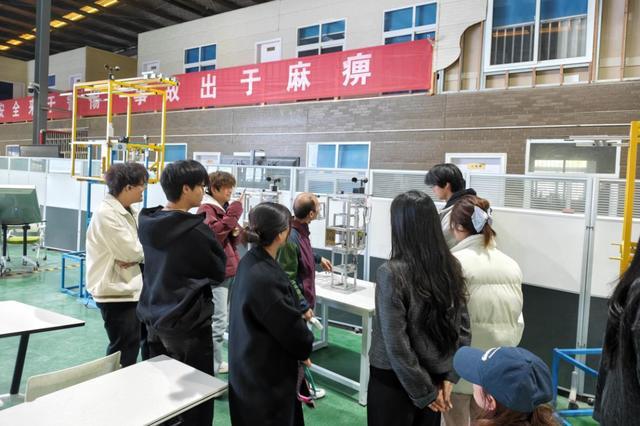 “985” 博导来湖北城市建设职业技术学院亲授塔吊安全数智监控(图3)