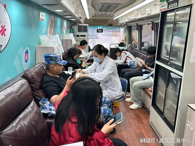 为爱挽臂 湖北交通职业技术学院青年“燃”出爱心能量(图4)