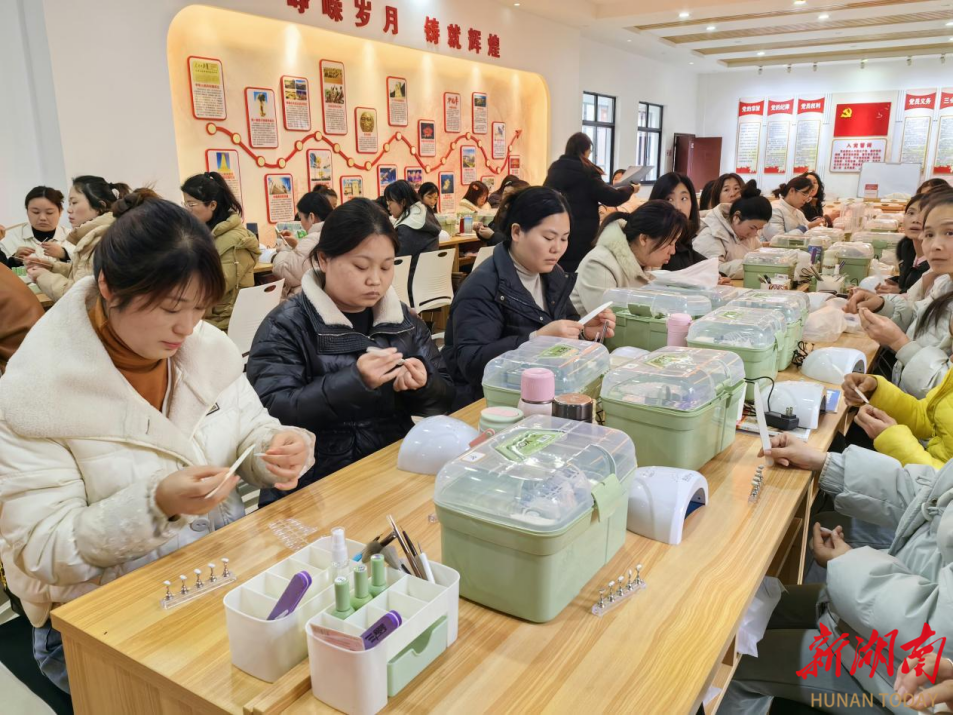 民生为本就业为先！在雨湖感受就业幸福(图2)