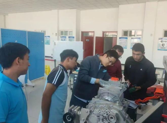 从“输血”到“造血”： 陕西工业职业技术大学交出教育援疆出彩答卷(图2)