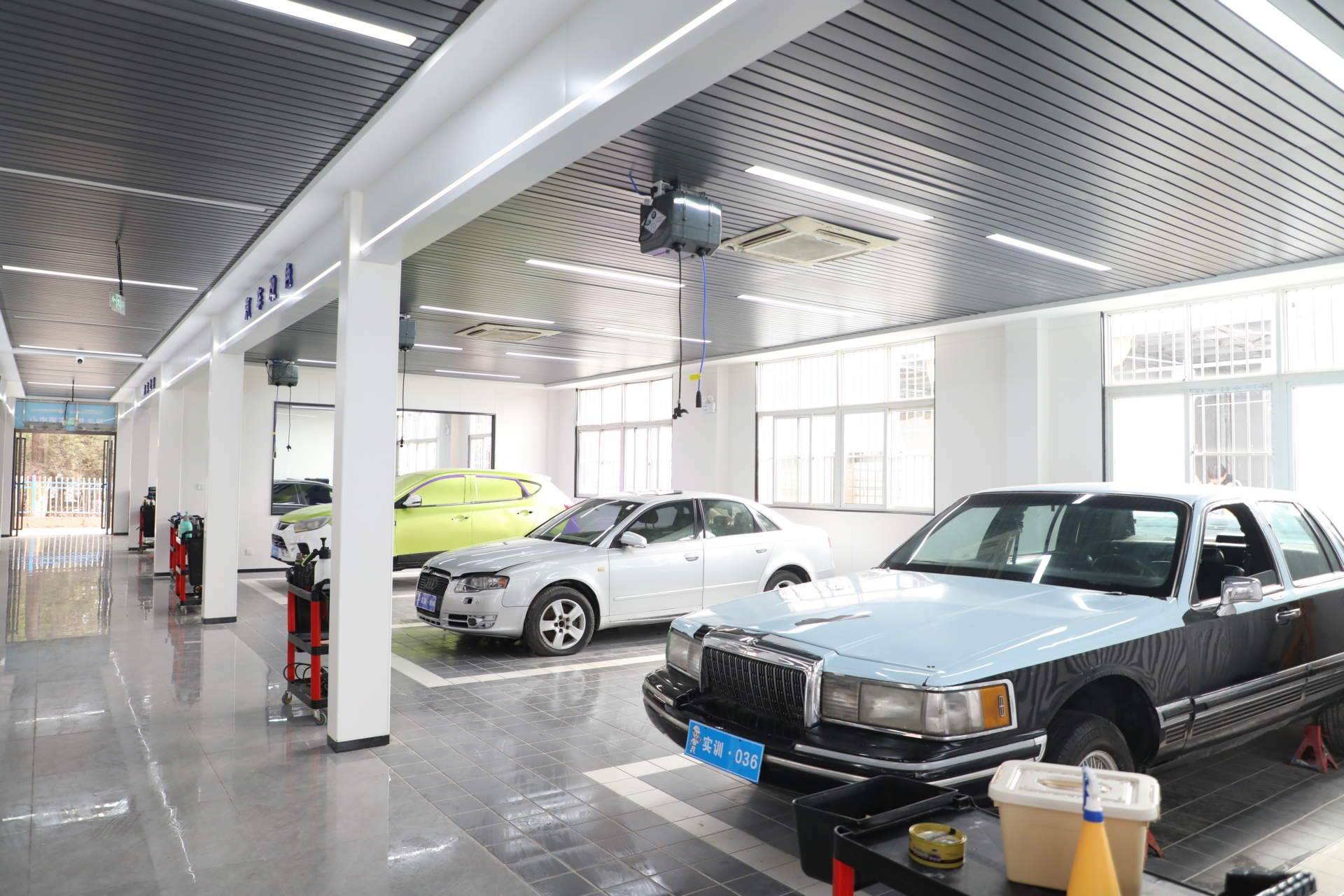 郑州万通技术学校：电商与高铁乘务员专业的优质之选(图2)