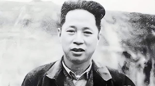 1946年叶挺在空难中牺牲时同机另有三人的职务高于叶挺他们分别是哪几位？(图11)