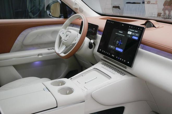 5米2大车能“蟹行”？岚图泰山郑州试驾百万级配置3799万起(图5)