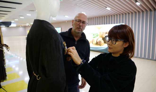 地铁淞虹路站上新！上海荟聚在地下通道内打造了一场跨界“大秀”(图4)