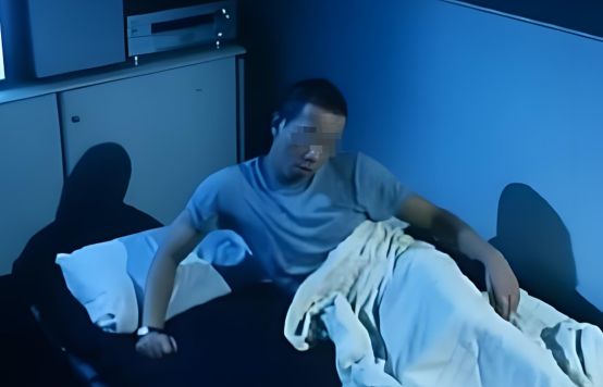 凶宅试睡员自述：住在灭门案的凶宅里2个月改变了我的一生(图3)