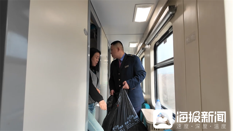 新春走基层丨5天、7000多公里跟着Z105次列车横跨7省区我们拍下了春运最真实的样子(图7)