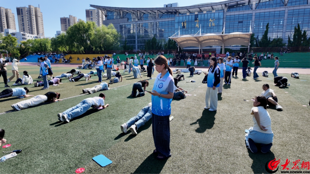 心中有爱、眼里有光、身上有汗：青岛酒店管理职业技术学院的“健康第一”答卷(图4)